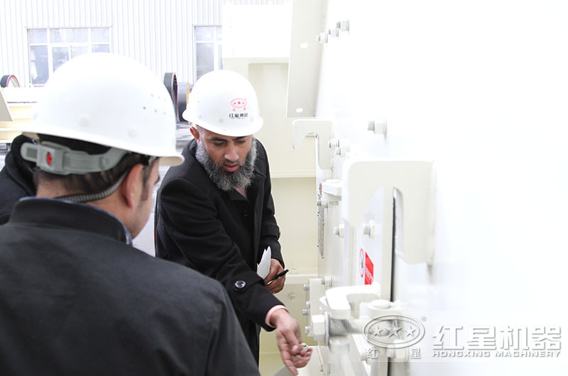用戶來廠，實(shí)地考察反擊破設(shè)備